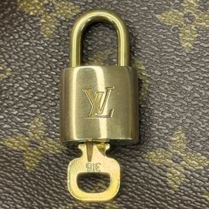 LOUIS VUITTON #316 LOCK & KEY 🔐